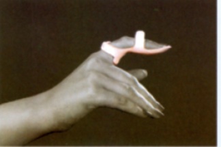 WRIST & FINGER SPLINT-image